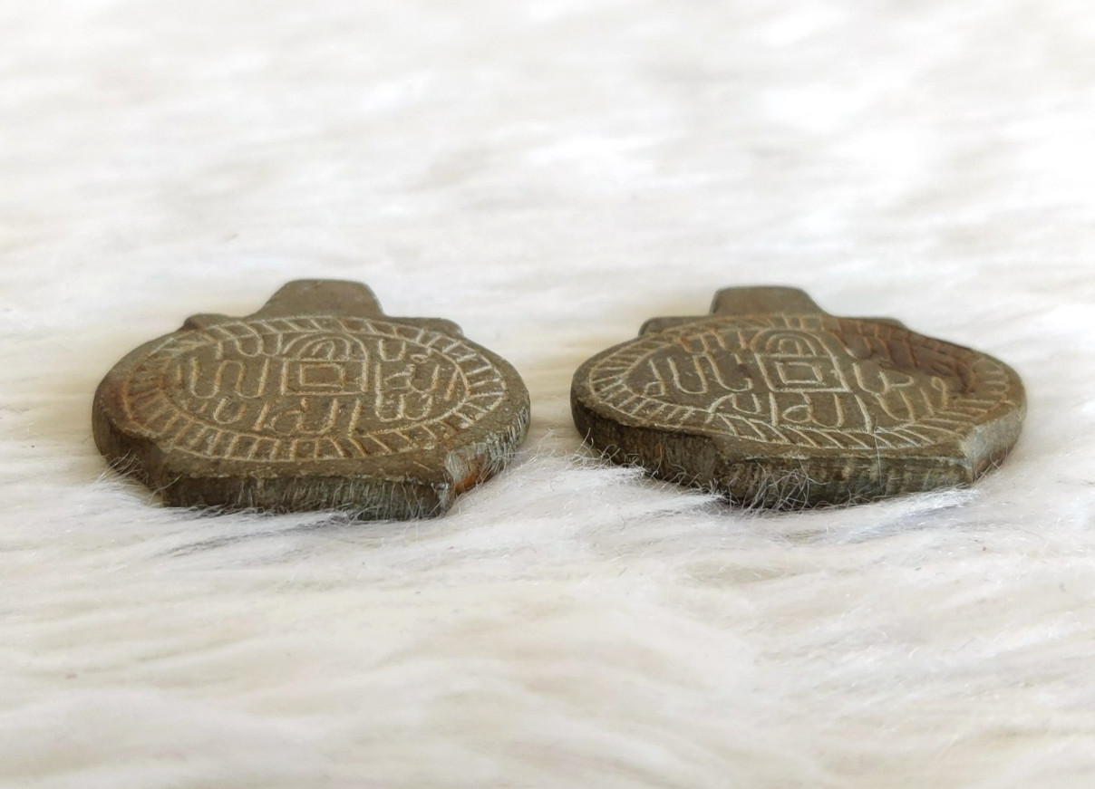 Vintage Primitive Hand Carved Arabic Script Stone Amulet Jewelry Props Pair J304