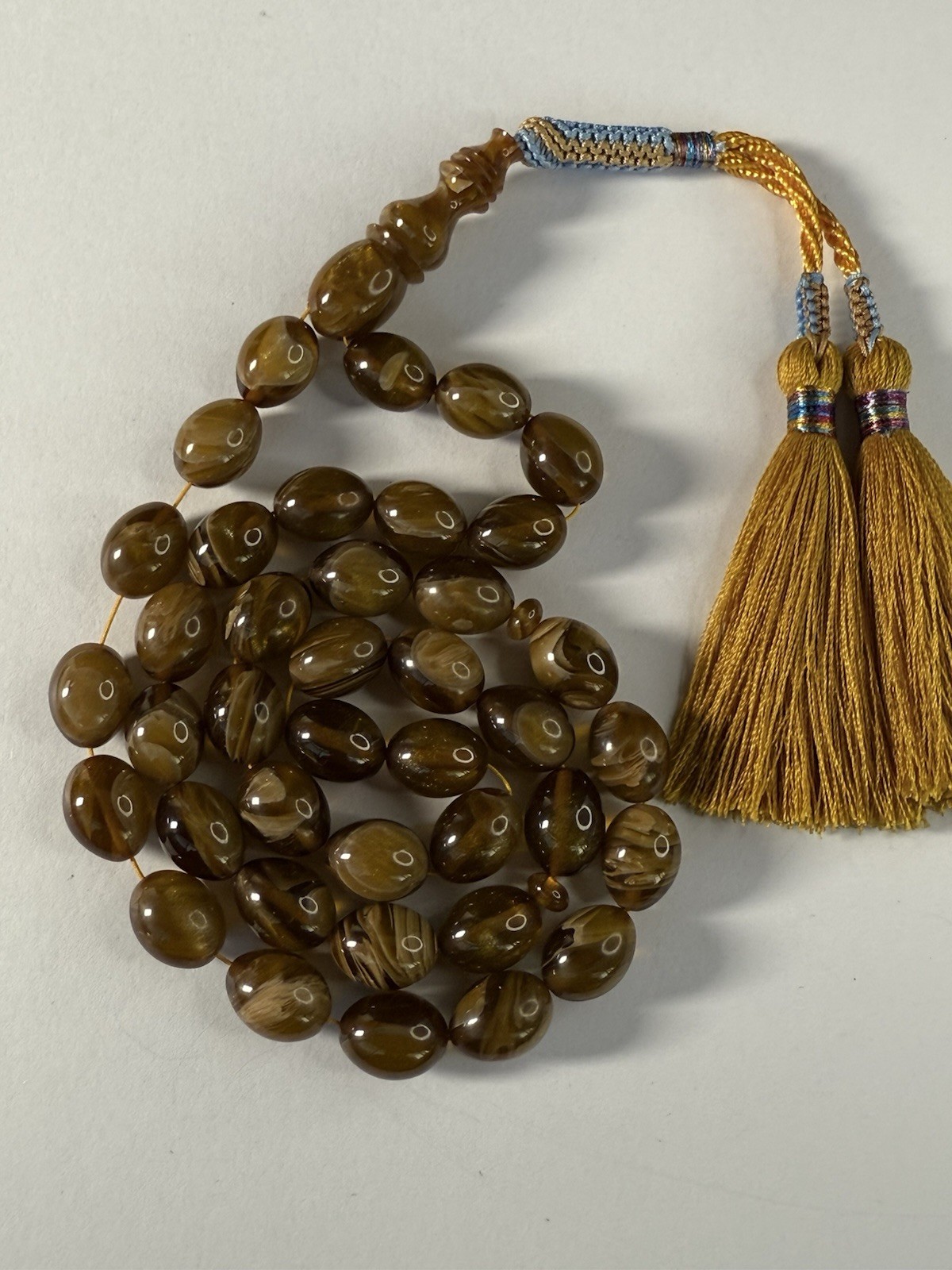 Unique Stardust Gold Olives bakelite Faturan Worry prayer 39 beads 55 grams R7