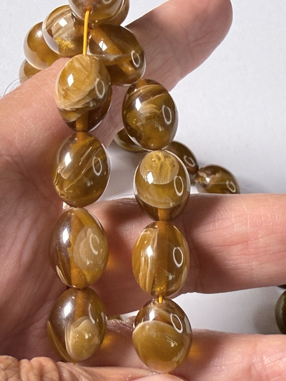Unique Stardust Gold Olives bakelite Faturan Worry prayer 39 beads 55 grams R7