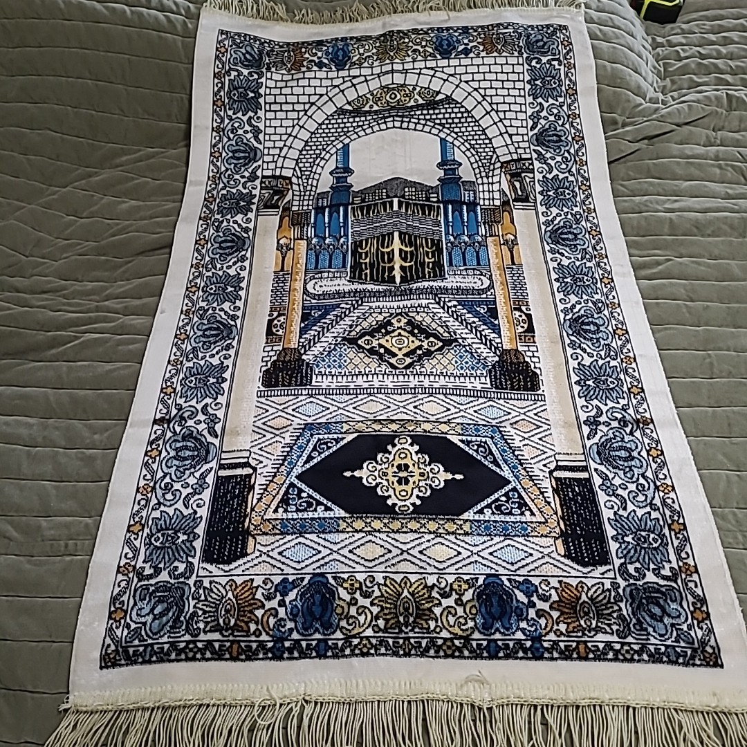 Beautiful White Blue Saudi Arabian Islam Prayer Rug Tapestry Decor 47″X24.5″