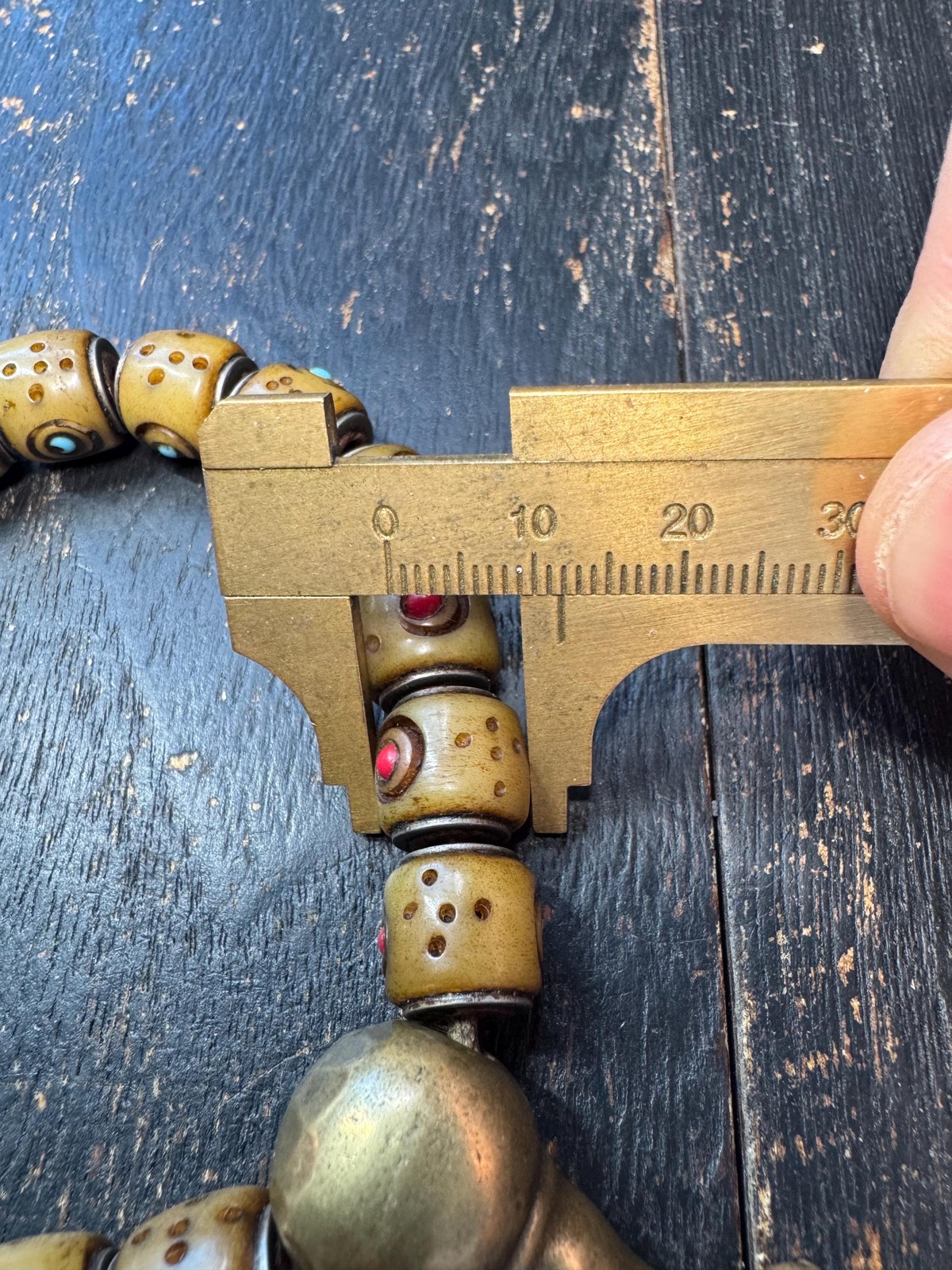 Tibetan Yak Bone Bead Bracelet with Coral & Turquoise Inlay Style – Vintage Bra
