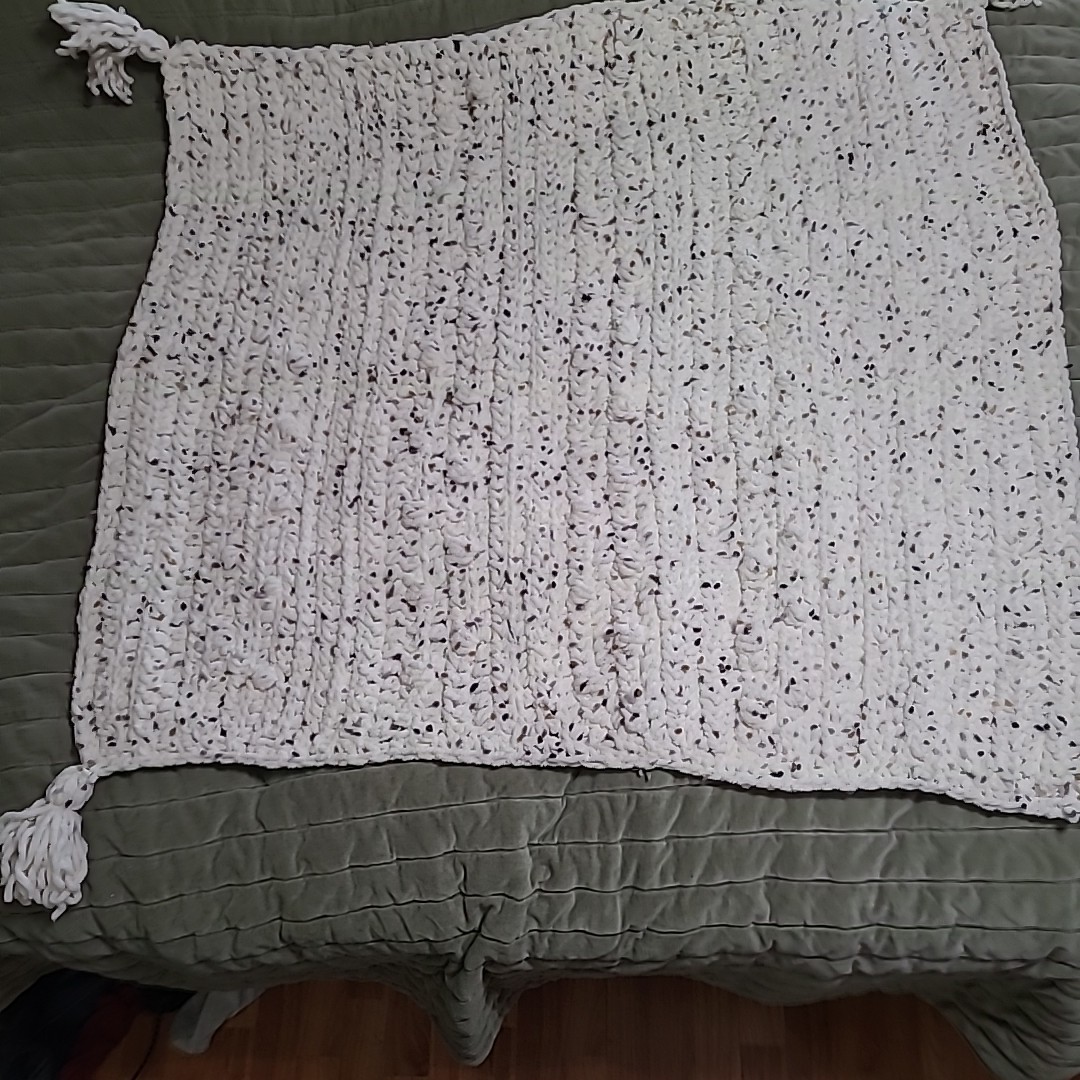 Beautiful White Gray Prayer Rug/Tapestry/Decor Throw Blanket 40″X35″ Handmade