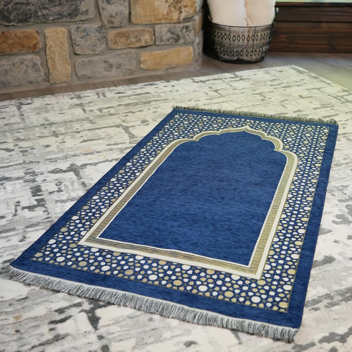 Quality Turkish Chenille Islamic Prayer Mat – Ideal for Daily Use and Travel