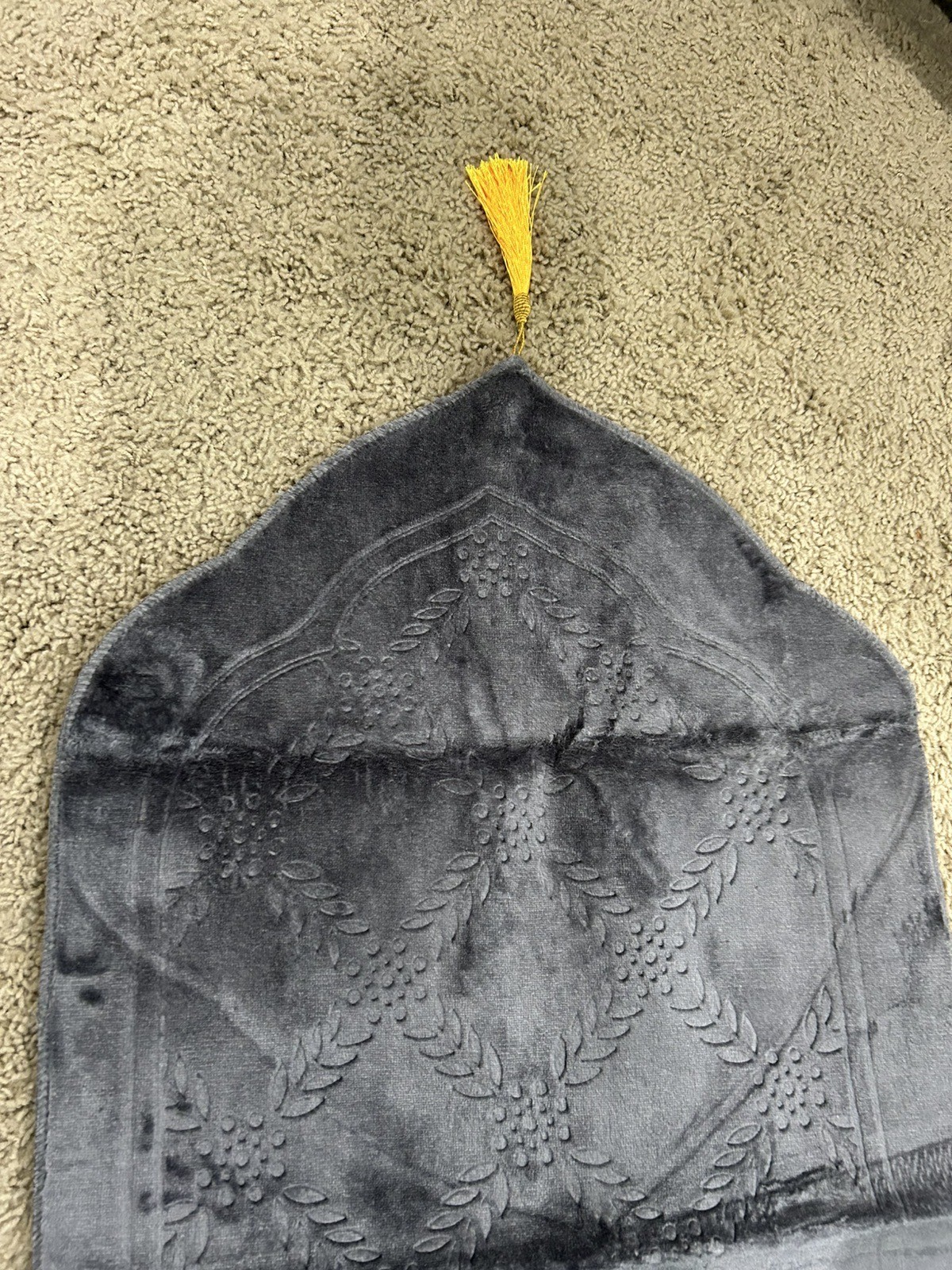 Grey Velvet Muslim Prayer Mat with Yellow Tassle, Non-slip Backing, 41”x19.5”