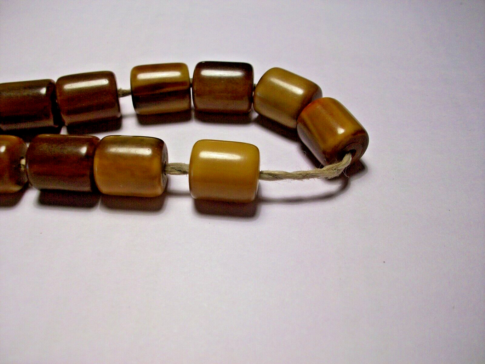 AMBER BAKELITE BROWN VEINED PRAYER BEADS 15+1 BARREL BEADS AGATHE IMAME 30 GRAMS