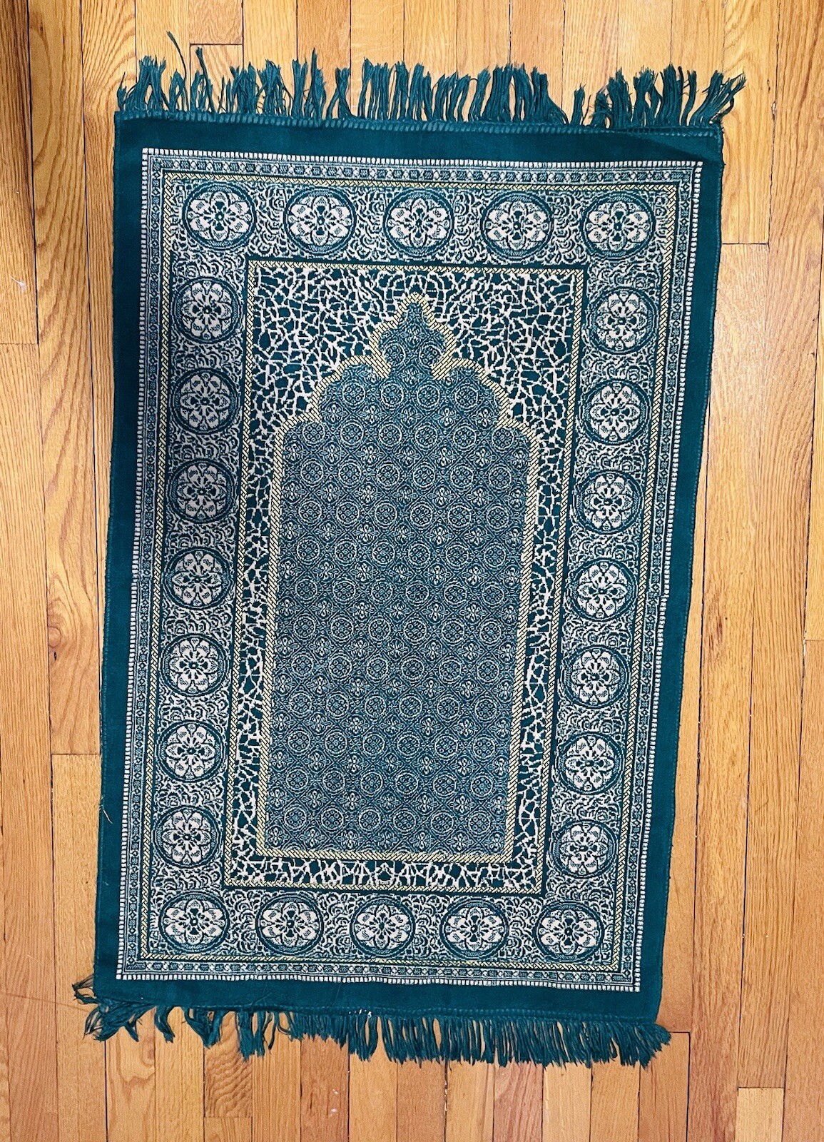 Turkish Islamic Thin Woven Embroidered Floral Rose Prayer Mat – Green Vtg