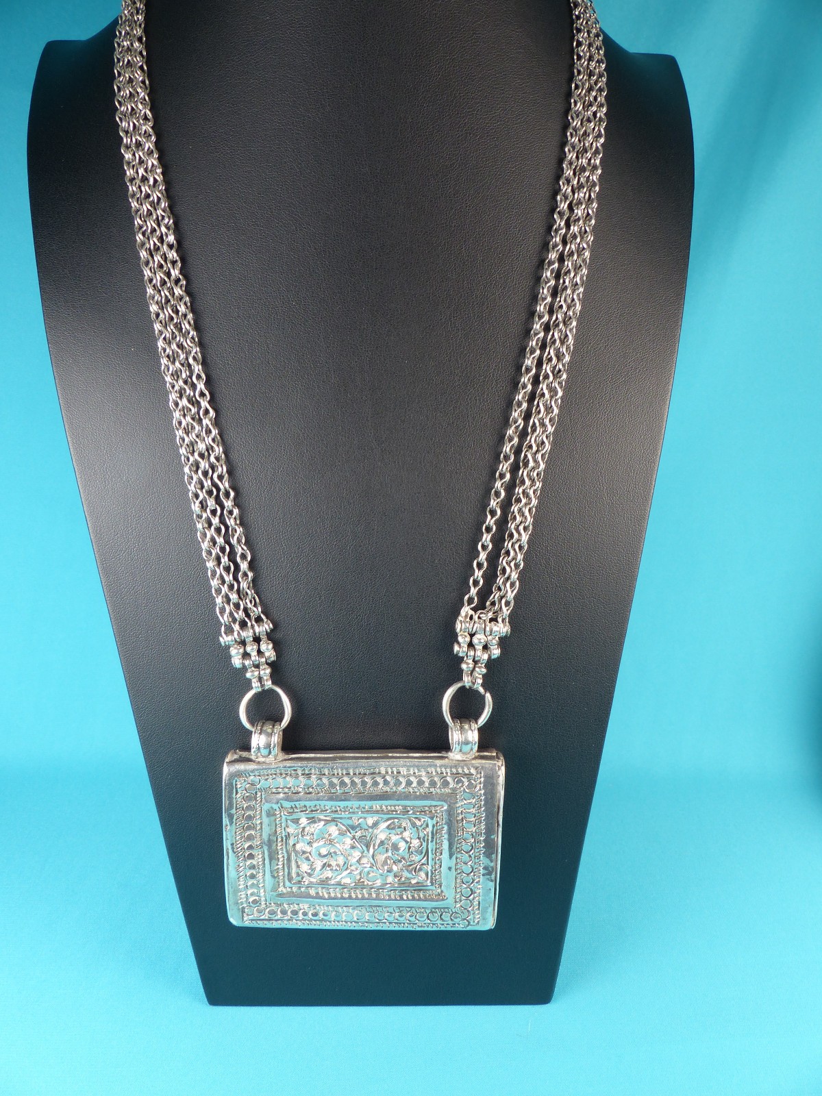 Ornate Antique Islamic High Grade Silver Hirz Quran Amulate Case Box Necklace