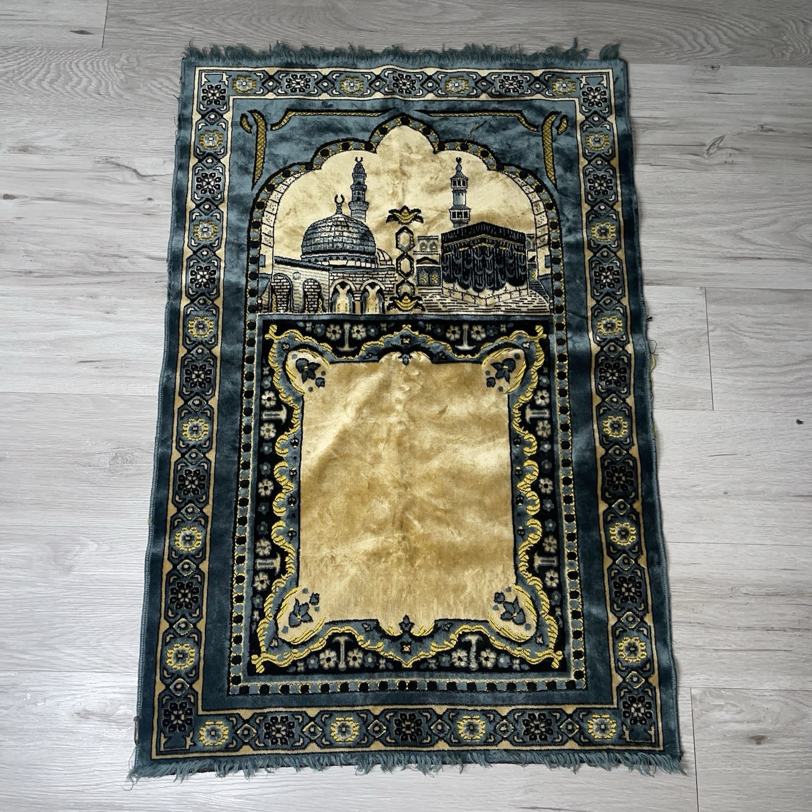 Prayer Rug 38×36 Turkish Muslim Vintage Religion Boho Middle Eastern