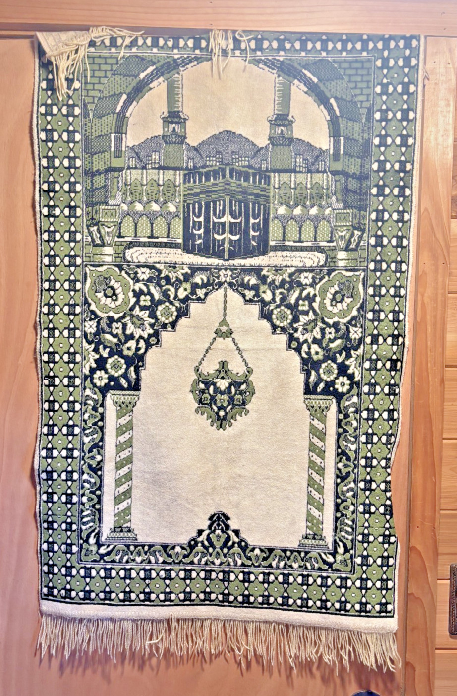 Vintage Histar Tekstil Turkish Prayer Rug, Velvet w/ Fringe 41.5″ x 25″