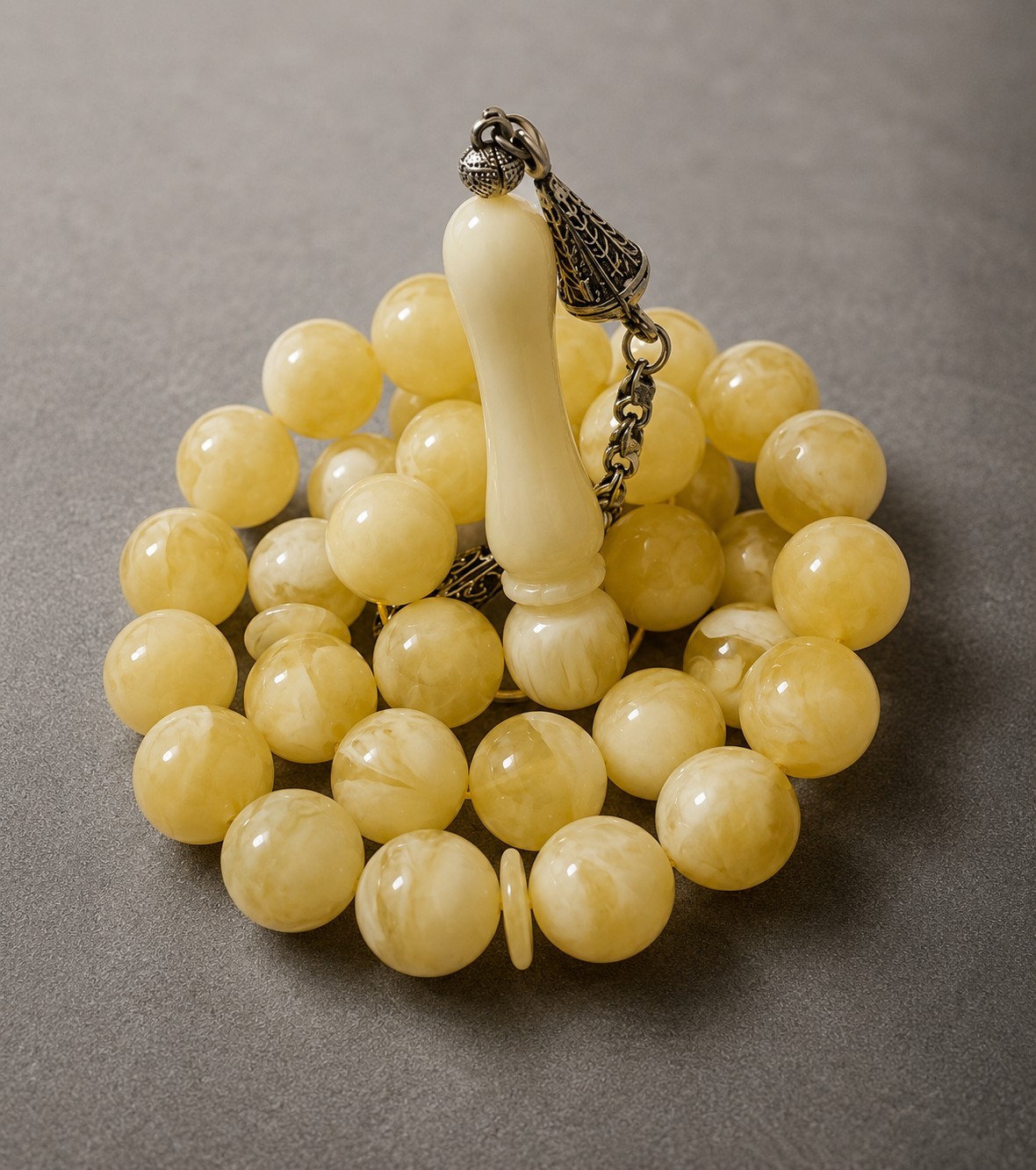 Amber Dust Rosary with 33 Beads Collectible. مسباح من تراي الكهرب درجه اولى جميل