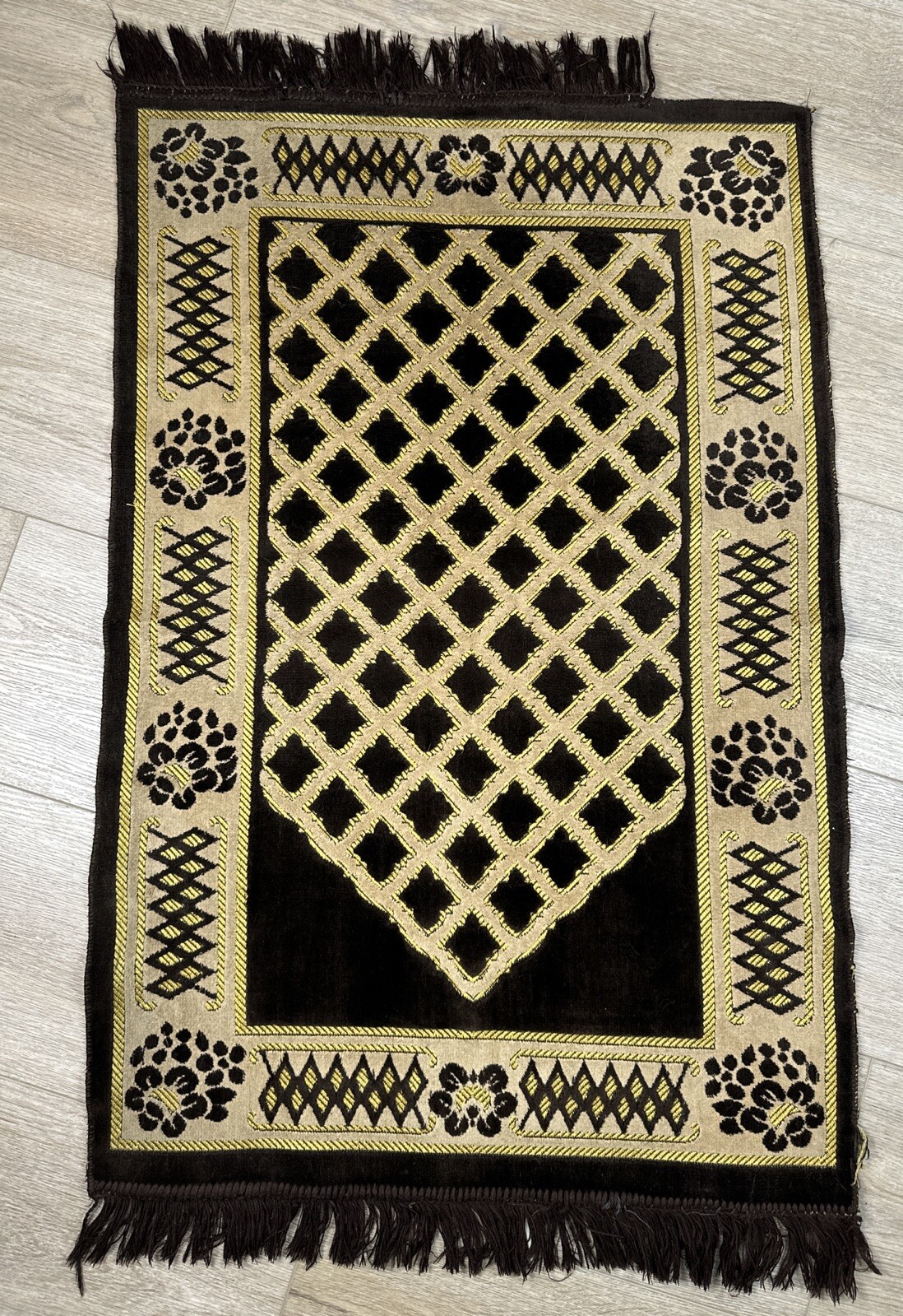Beautiful Islamic Prayer Mat High Quality. Brown Yellow Some Fringe Is Missing