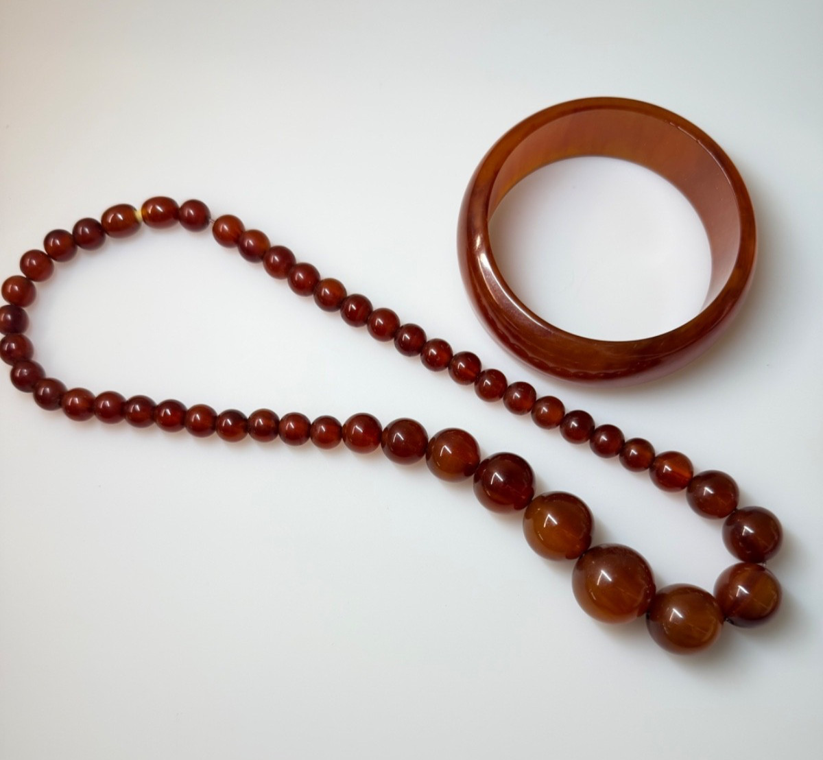 102.5 Grams Antique Bakelite Set Necklace Beads And Bracelet/Bangle Marbled.