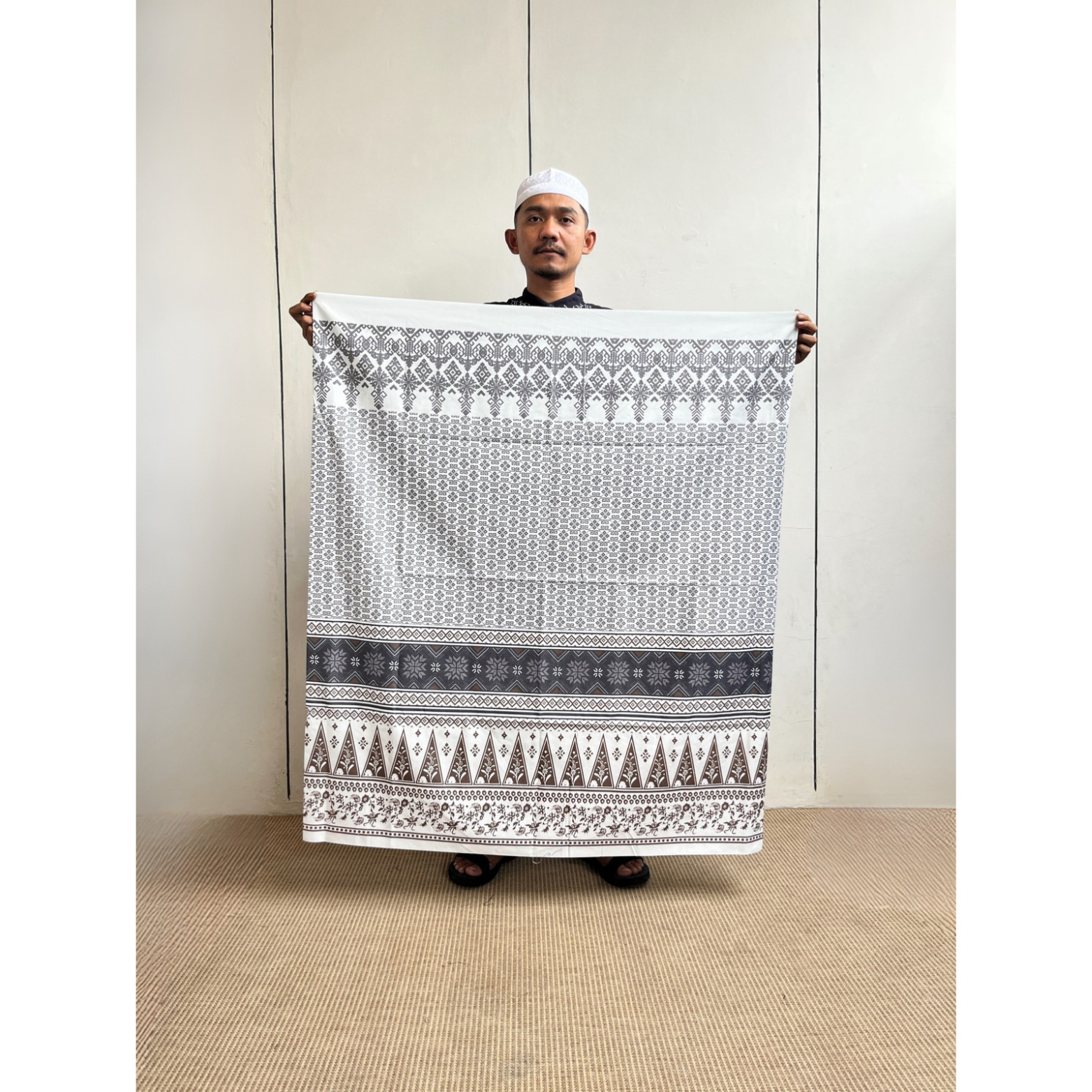 WOO Kembang Wajik Batik Sarung | Unisex for Prayer Skirt & Lounge Wear