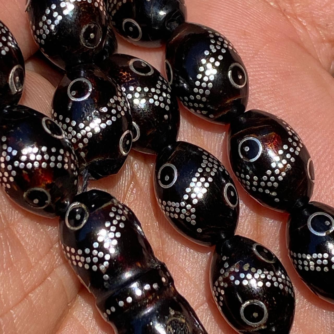 antique black coral prayer beads worry beads makkawi yusr يسر مكاوي حجازي قديم