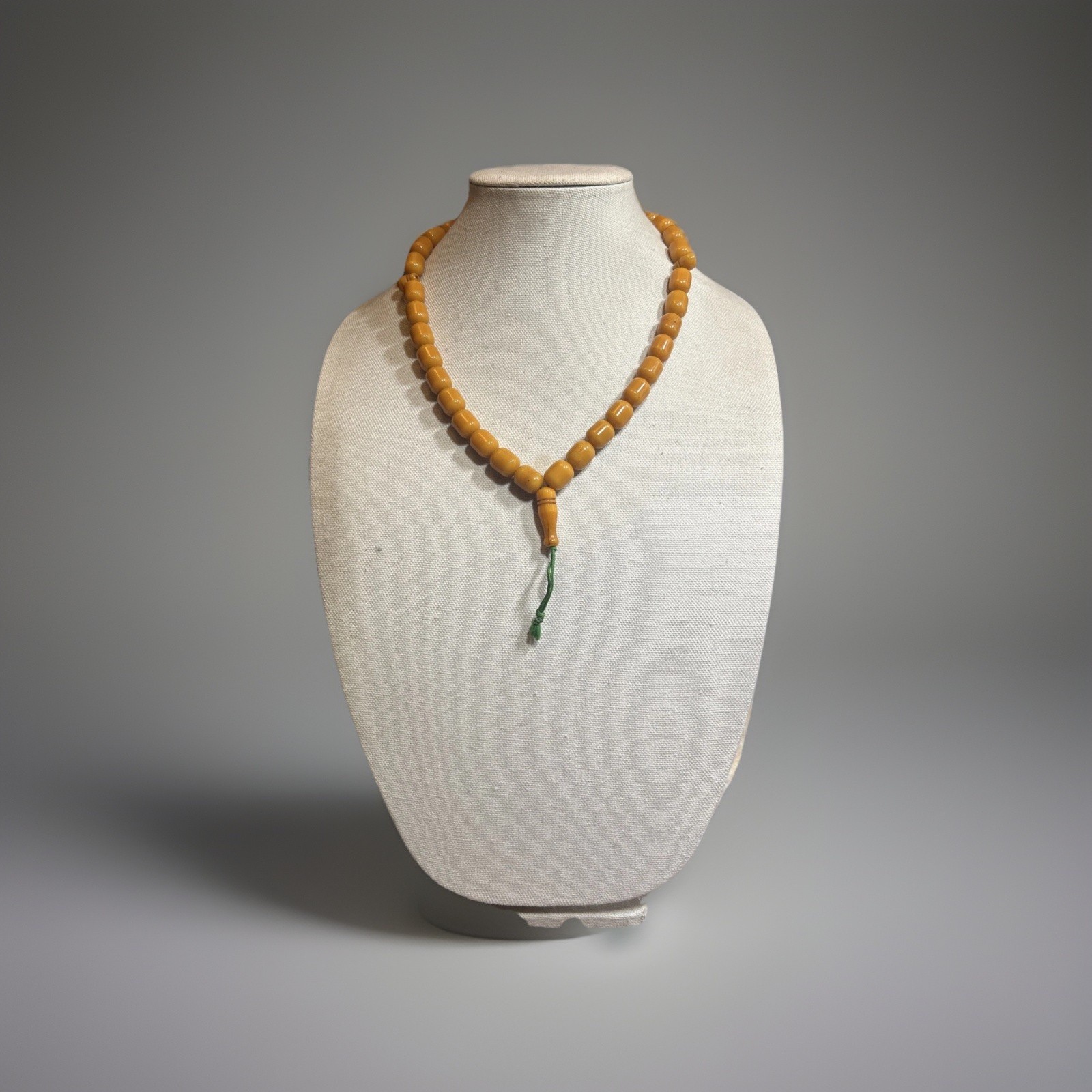 40. Yellow Butterscotch Bakelite Barrel Beads Green cord Beaded Prayer 20″,65.7g