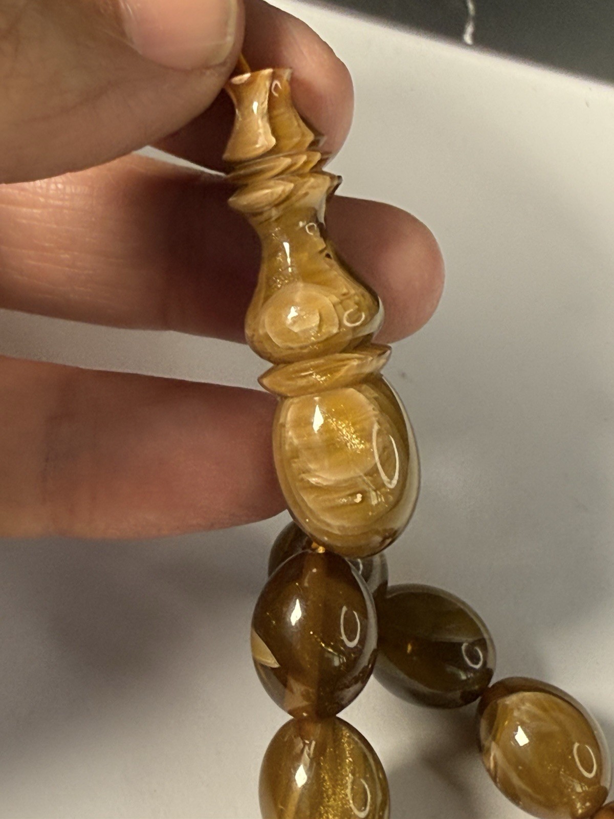 Unique Stardust Gold Olives bakelite Faturan Worry prayer 39 beads 55 grams R7