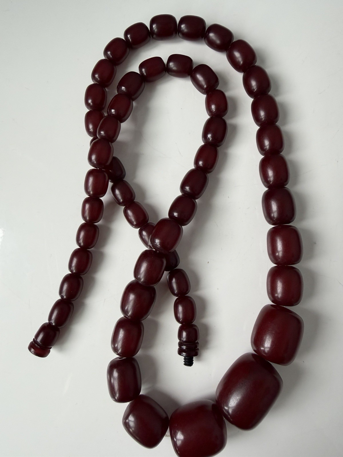 🔴 125 Grams Antique Faturan Cherry Amber Bakelite Beads – Rare Marbled Islamic