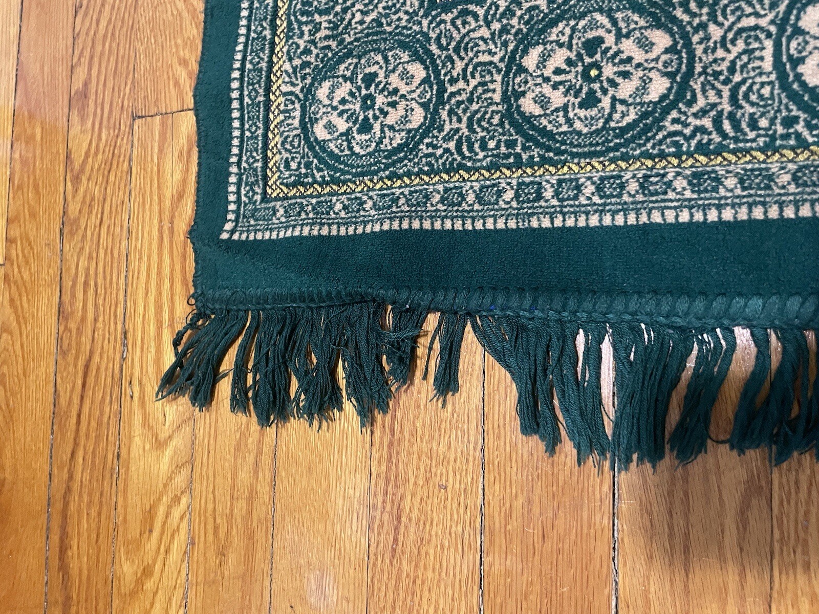 Turkish Islamic Thin Woven Embroidered Floral Rose Prayer Mat – Green Vtg