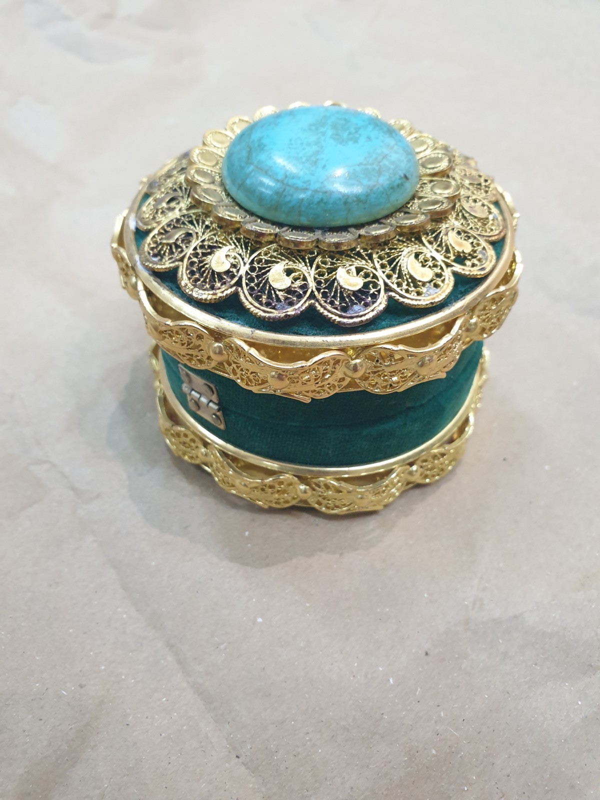 Islamic box with on natural stone