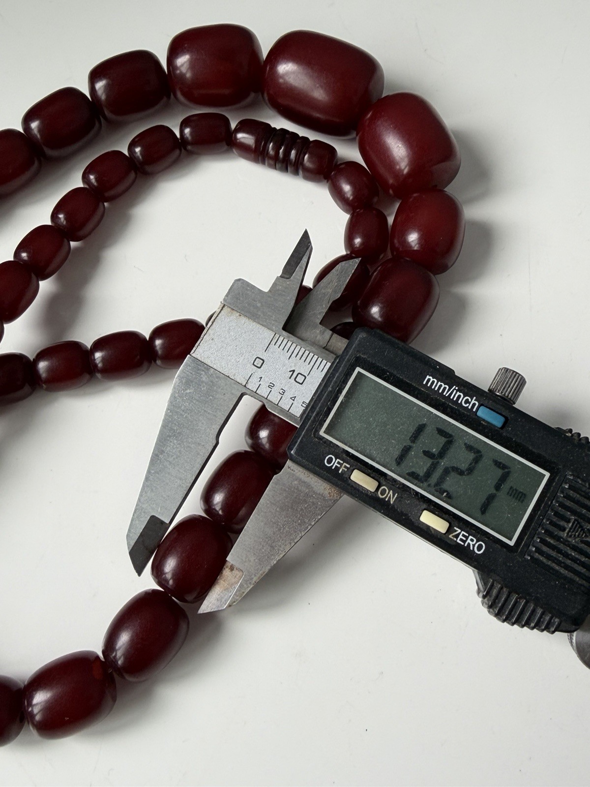 🔴 125 Grams Antique Faturan Cherry Amber Bakelite Beads – Rare Marbled Islamic