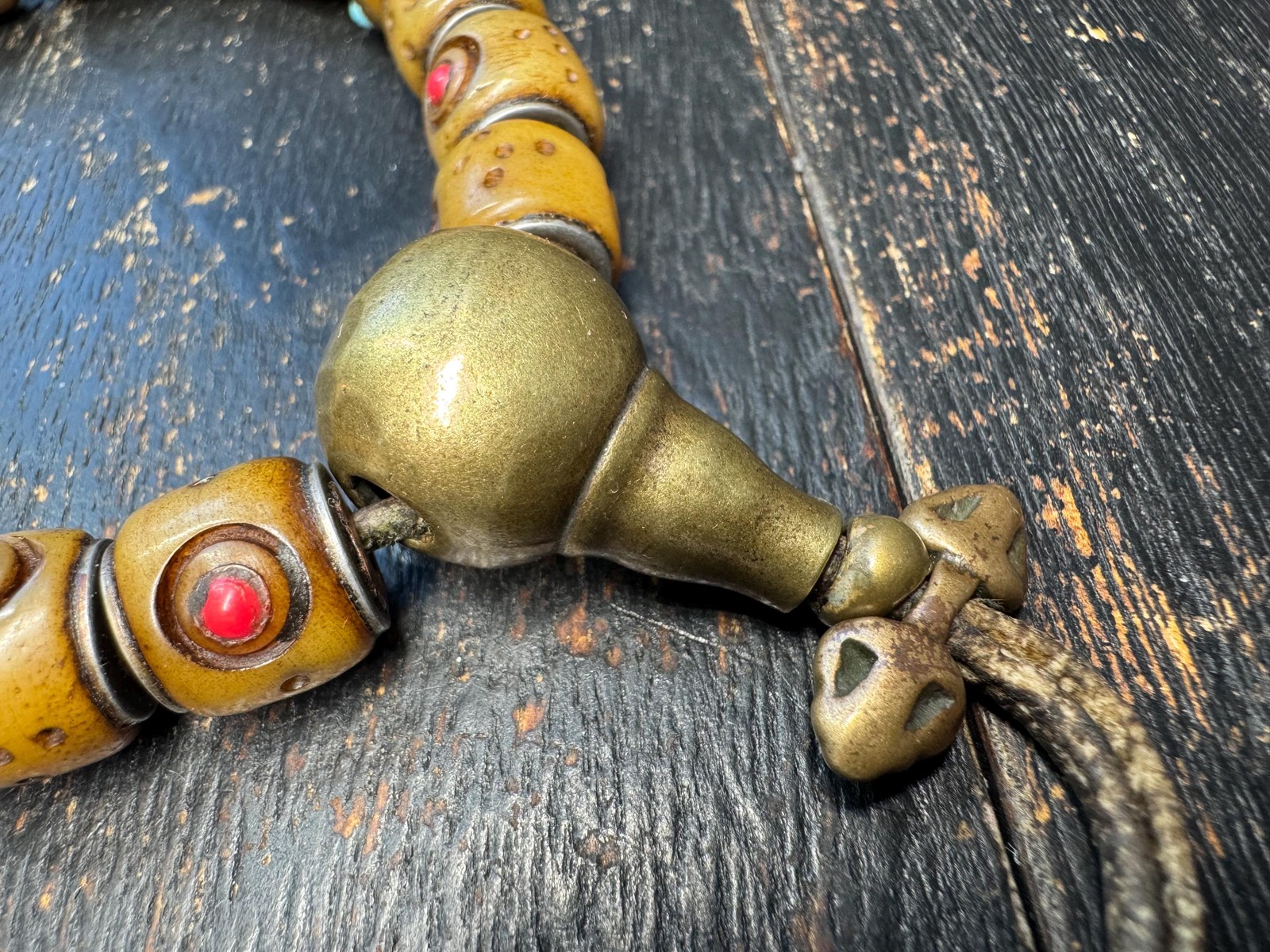 Tibetan Yak Bone Bead Bracelet with Coral & Turquoise Inlay Style – Vintage Bra