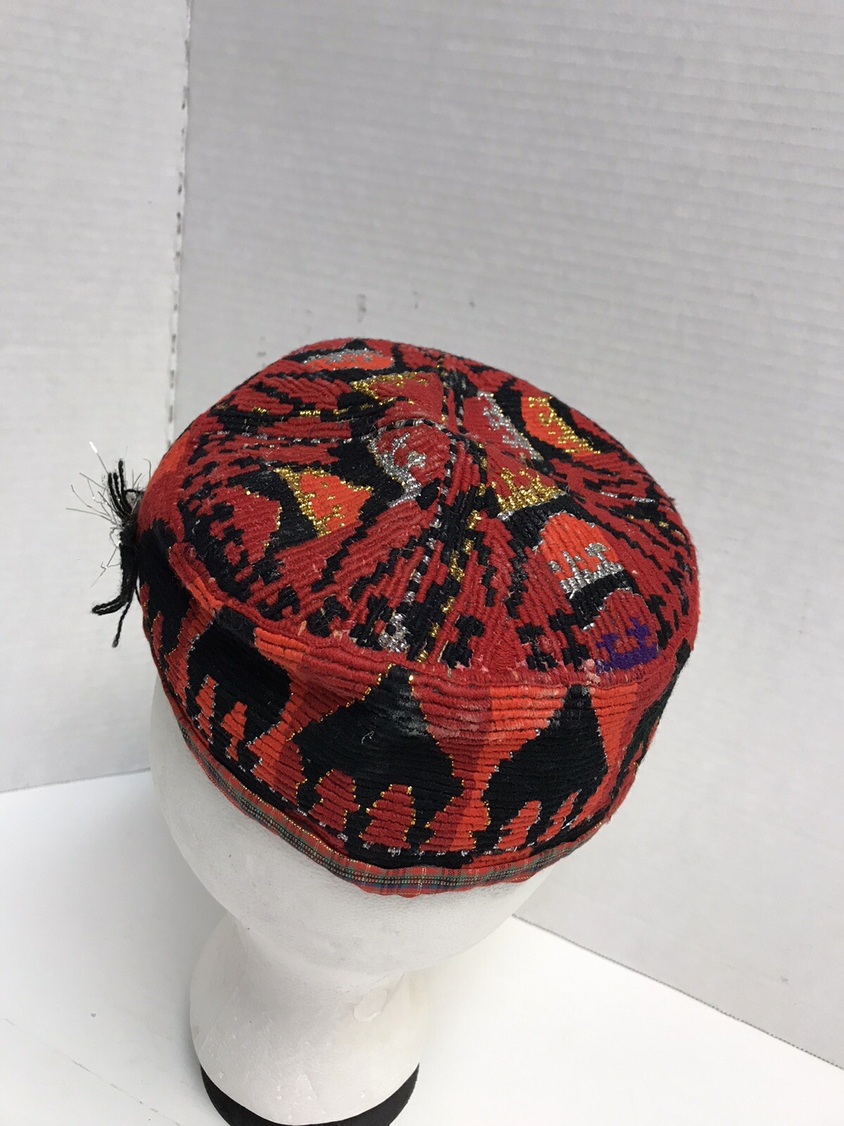 VINTAGE ASIAN ISLAMIC HAND EMBROIDERED VELVET TUBETEIKA ADULT S-M HAT