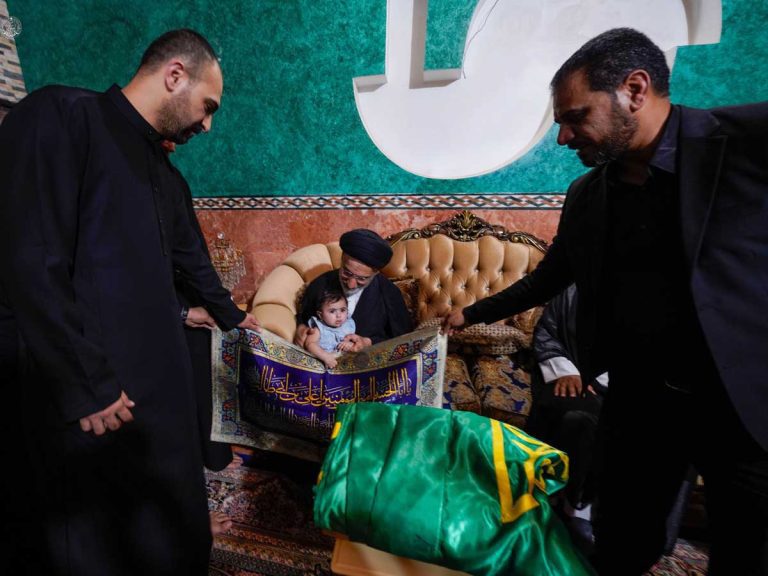 حرم علوی کے خادموں کا «کوت» حادثے کے شہداء سے اظہار تعزیت