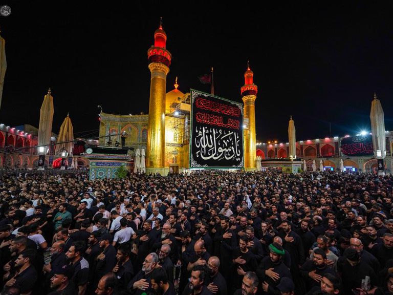 حرم مقدس امیرالمؤمنینؑ نے رسول اللہؐ کے یوم شہادت کے موقع پر عراق و بیرونِ عراق سے آئے 1800 ماتمی جلوسوں کی روحانی میزبانی کی