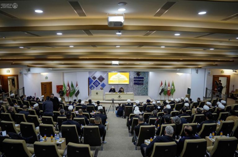 حرم مقدس امیرالمؤمنینؑ کی امام حسنؑ کے بارے میں منعقدہ علمی سیمینار میں شرکت