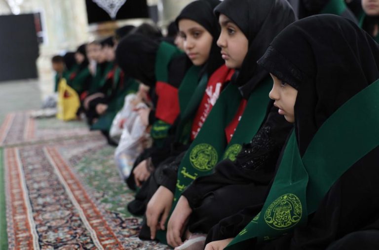 حرم مقدس امیرالمؤمنینؑ کی میزبانی میں حضرت رقیہؑ کی یاد میں بچیوں کی عزاداری