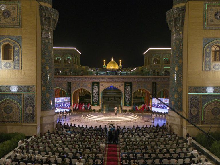 حرم مقدس امیرالمؤمنین علیہ‌السلام میں جشنِ میلادِ رسول اکرمؐ کی مناسبت سے چوتھے بین الاقوامی عربی مشاعرے کا آغاز