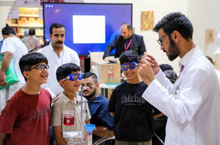 حرم مقدس امیرالمؤمنین علیہ‌السلام کا بین الاقوامی کتاب میلہ بغداد میں بچوں کے لیے خصوصی تعلیمی و ثقافتی پروگرام