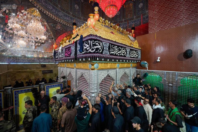 امام حسن عسکریؑ کے یوم شہادت پر سامرا کا روحانی منظرامام حسن عسکریؑ کے یوم شہادت پر سامرا کا روحانی منظر