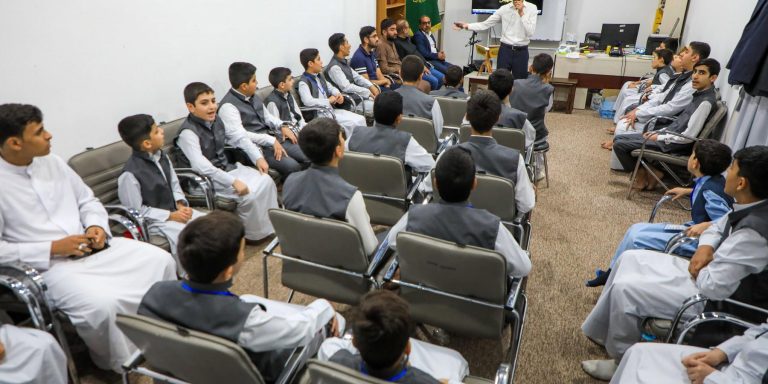 پاکستانی وفد کی حرم مقدس امیرالمؤمنین علیہ‌السلام کی قرآنی خدمات کی تعریفپاکستانی وفد کی حرم مقدس امیرالمؤمنین علیہ‌السلام کی قرآنی خدمات کی تعریف