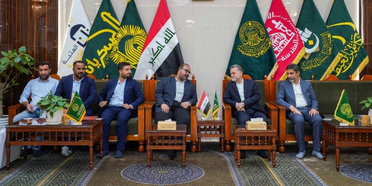 مسجد کوفہ کی انتظامیہ کی حرم مقدس امیرالمؤمنین علیہ‌السلام کے عہدیدراوں سے ملاقات