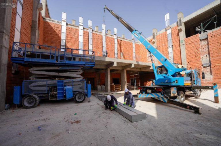 حرم مقدس امیرالمؤمنین علیہ السلام کے متولی کا خدماتی و تعلیمی منصوبوں کا معائنہ اور جدید سردخانوں کا افتتاح