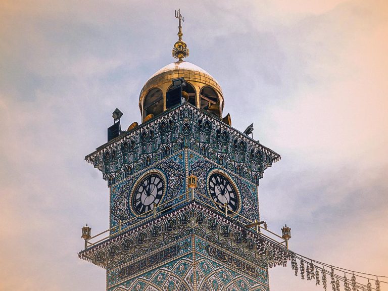 حرم امام علی کا گھنٹہ مینار