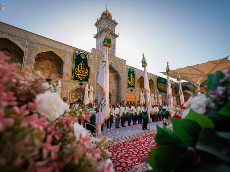 حرم مقدس امیرالمؤمنین علیہ‌السلام میں حضرت زینب سلام‌اللہ‌علیہا کی ولادت باسعادت کی پُرشکوہ تقریب