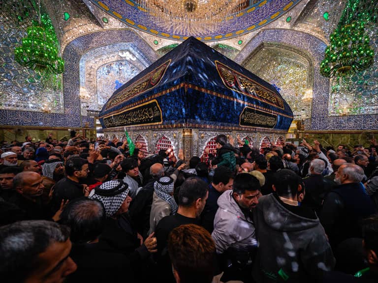 حرم مقدس امیرالمؤمنین علیہ‌السلام میں یوم شہادتِ صدیقہ طاہرہ پر عزاداری