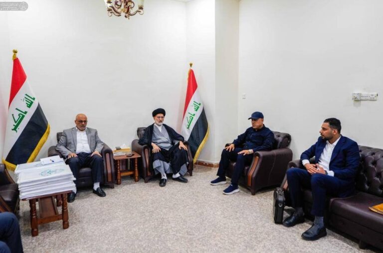 حرمِ مقدسِ امیرالمؤمنین علیہ‌السلام کے وفد کی صوبہ الانبار میں شہدا کے لواحقین اور زخمیوں سے ملاقات