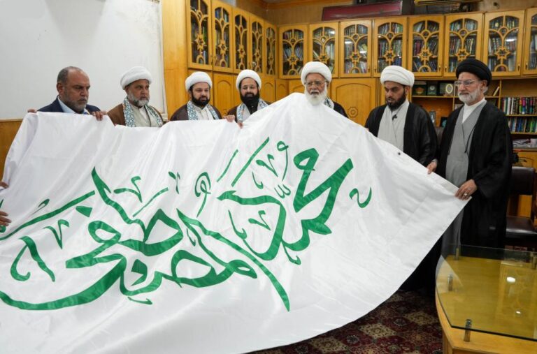 پرچم امیرالمومنین علیہ السلام پاکستان پہنچ گیا